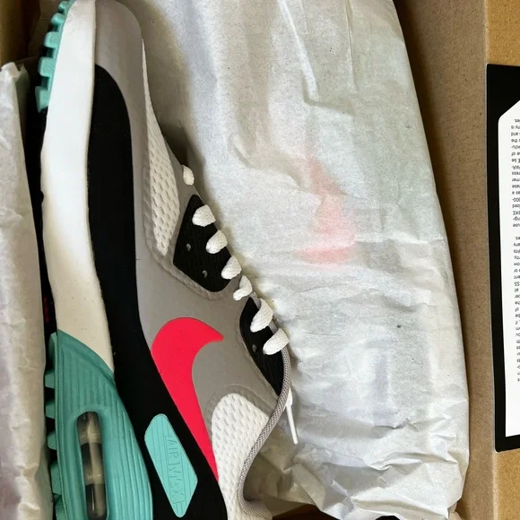 Nike White and Black Sneakers with Air Max Cushioning - Picture 7 of 9